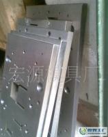 手機滑蓋與主體的連續(xù)模線切割加工及炮塔銑床應用